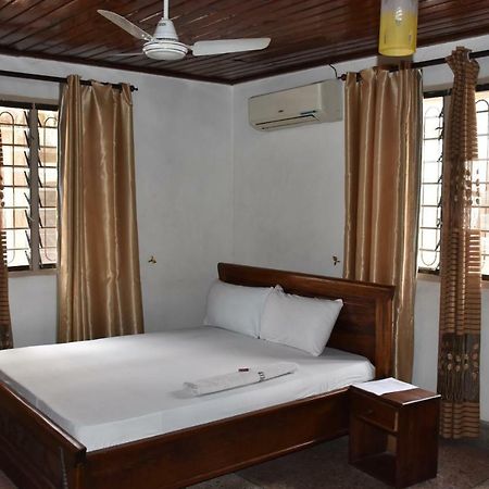 Kituri Royal Annex Bed and Breakfast Dar es Salaam Exterior foto