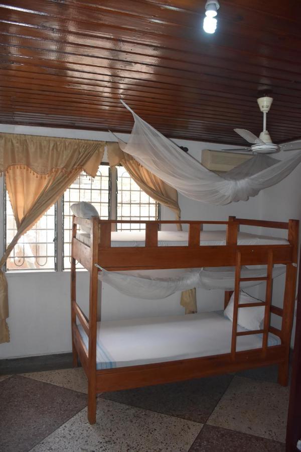 Kituri Royal Annex Bed and Breakfast Dar es Salaam Exterior foto